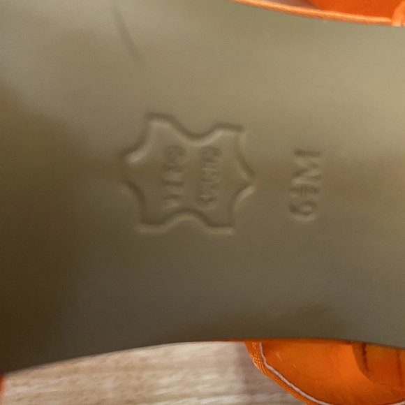 💚Host Pick💚 Michael Shannon satin 4” heels with bow at back - Picture 6 of 7